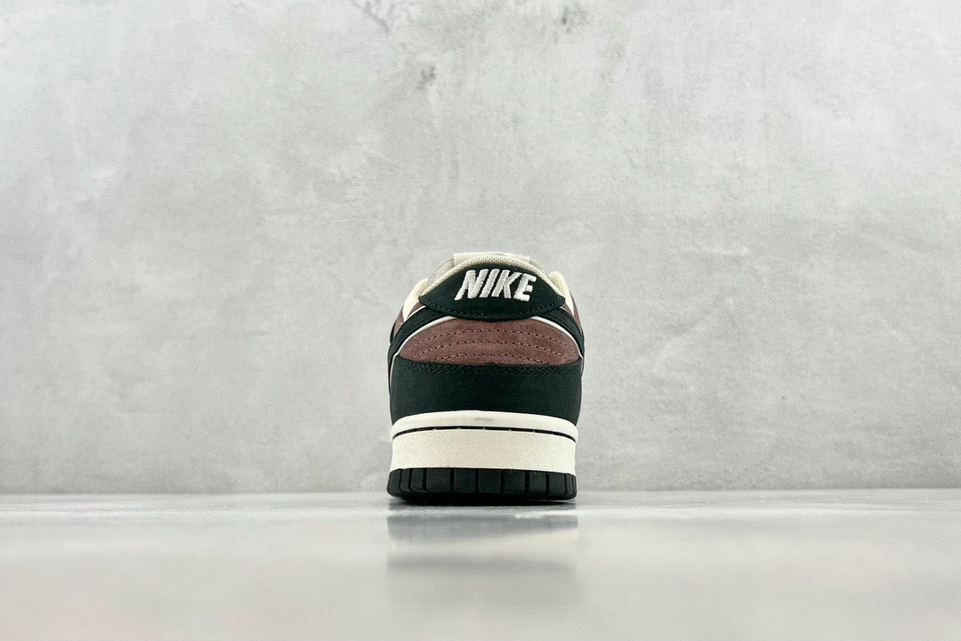 DUNK LOW x OTOMO KATUSHIRO
