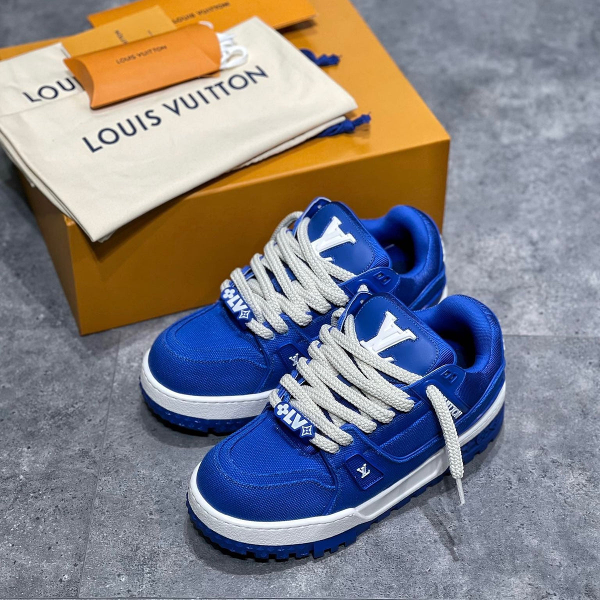 LOU TRAINERS