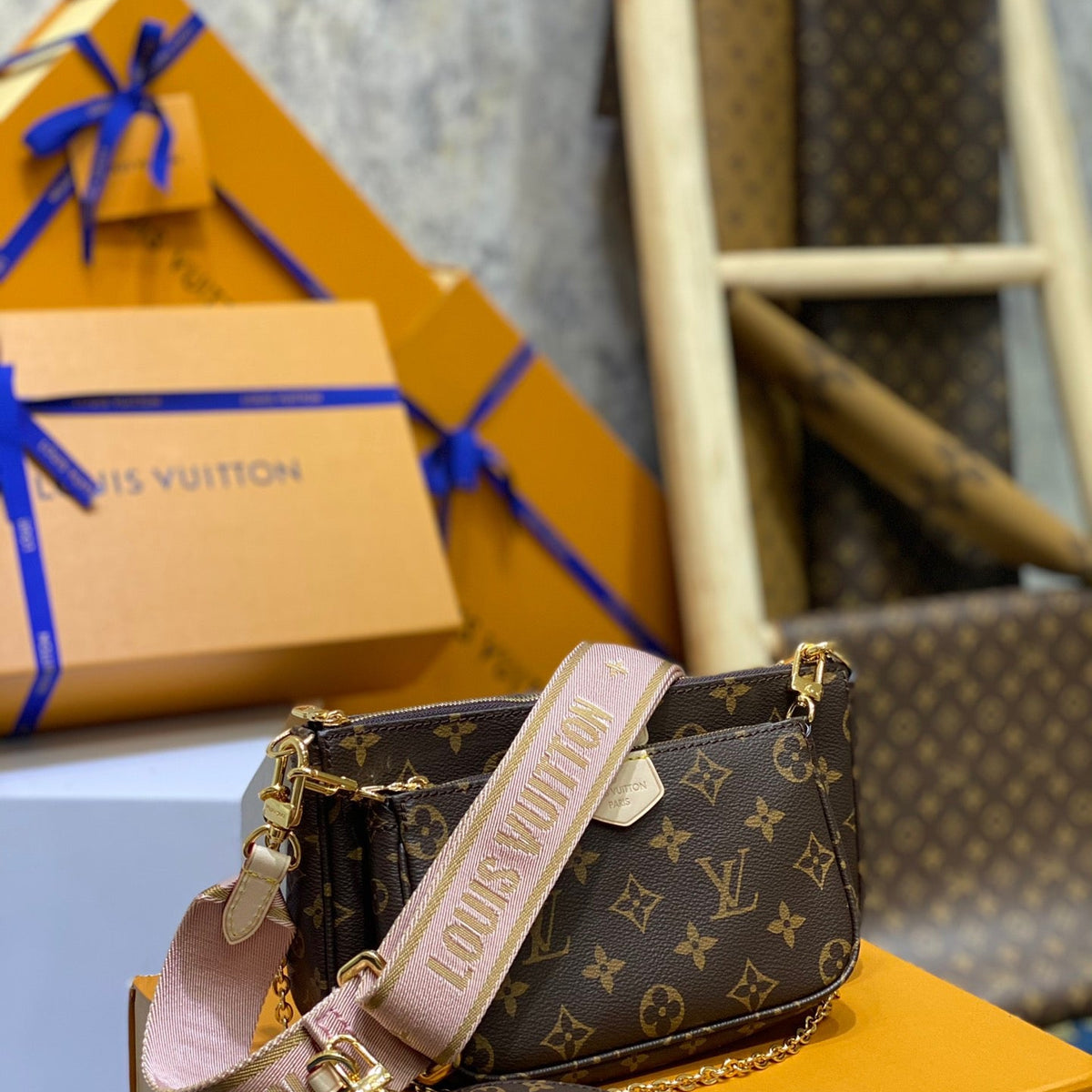 LOU MULTI POCHETTE ACCESSOIRES