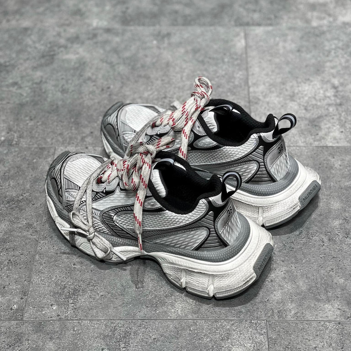 BAL 3XL TRAINERS