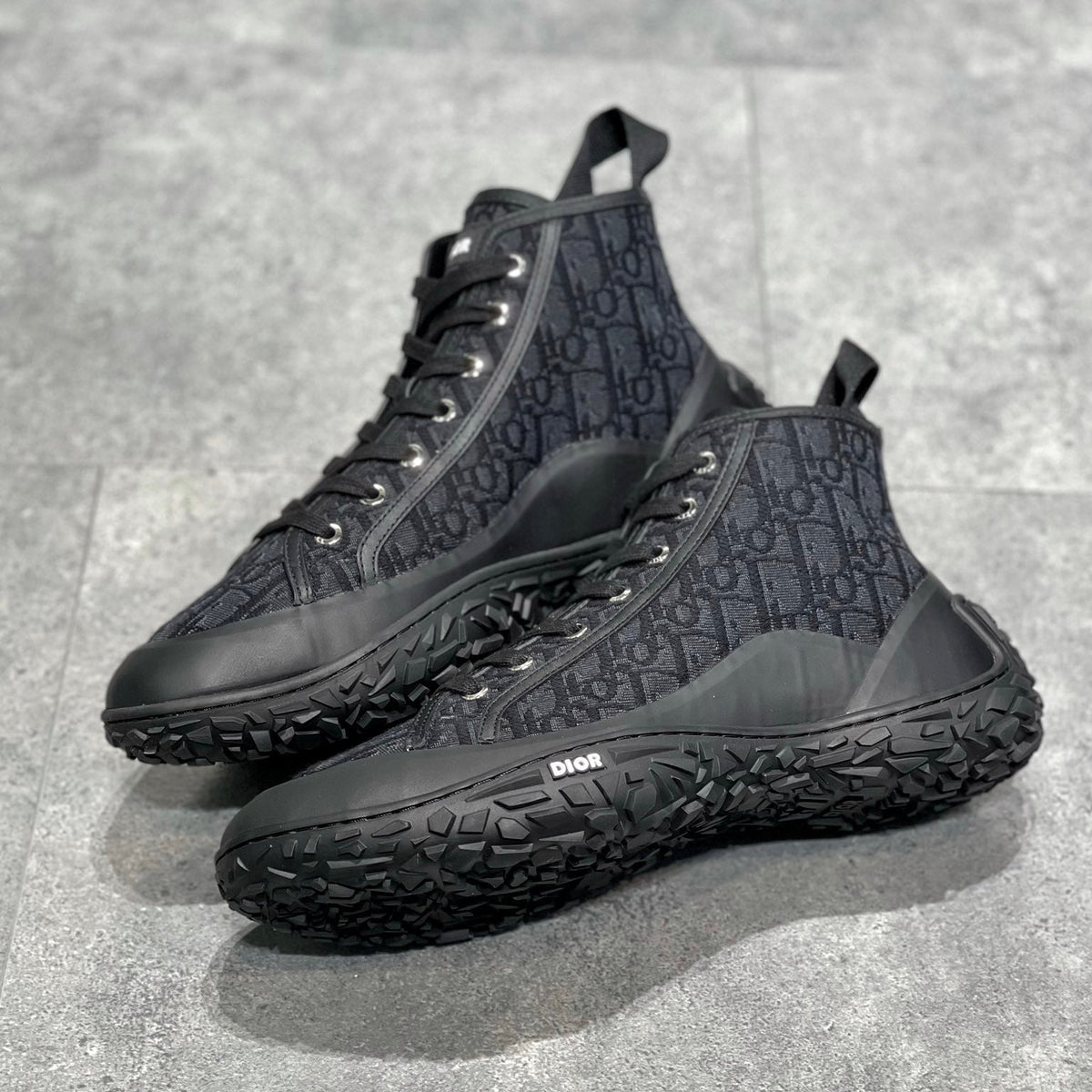 CD B28 SNEAKERS