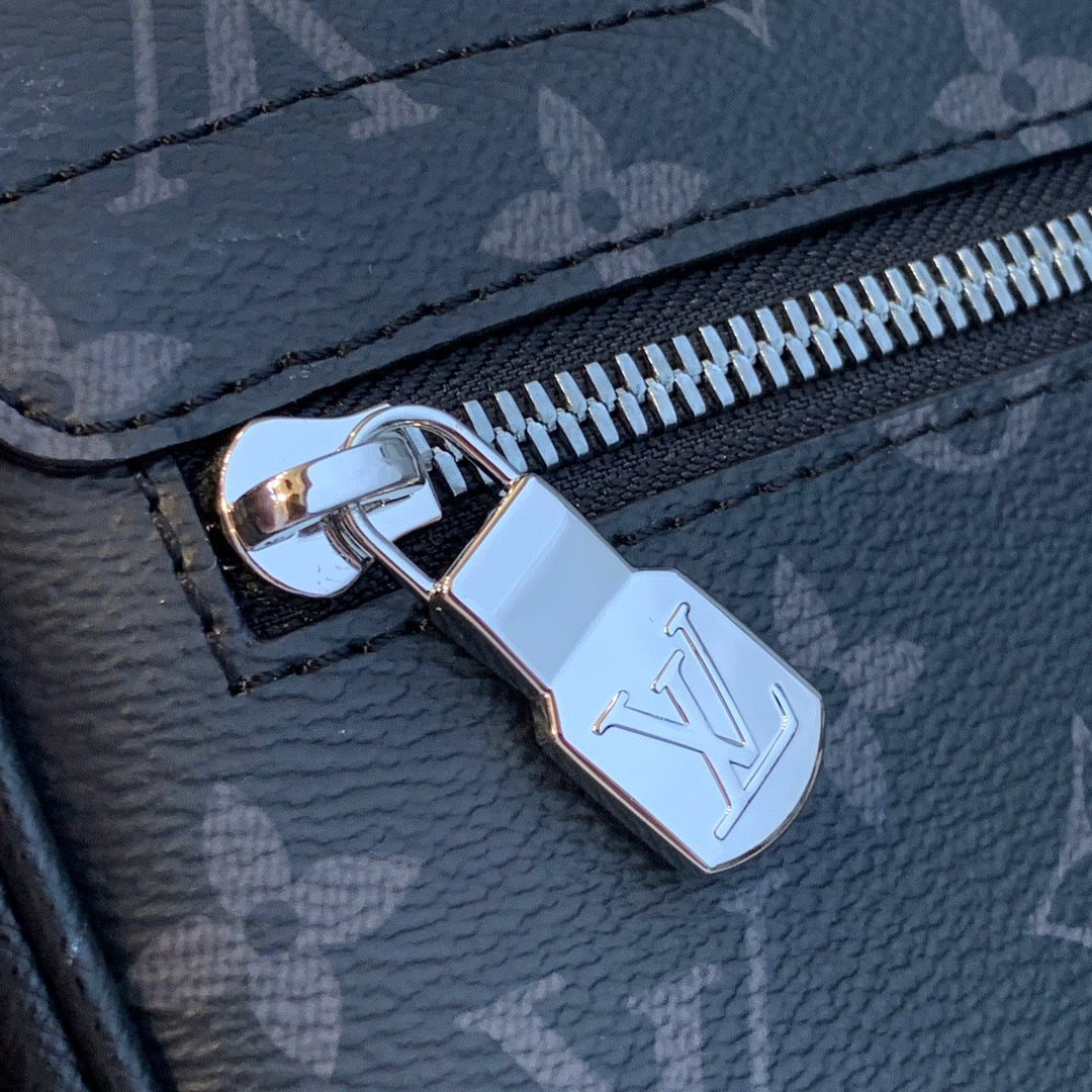LOU MESSENGERAMA BAG