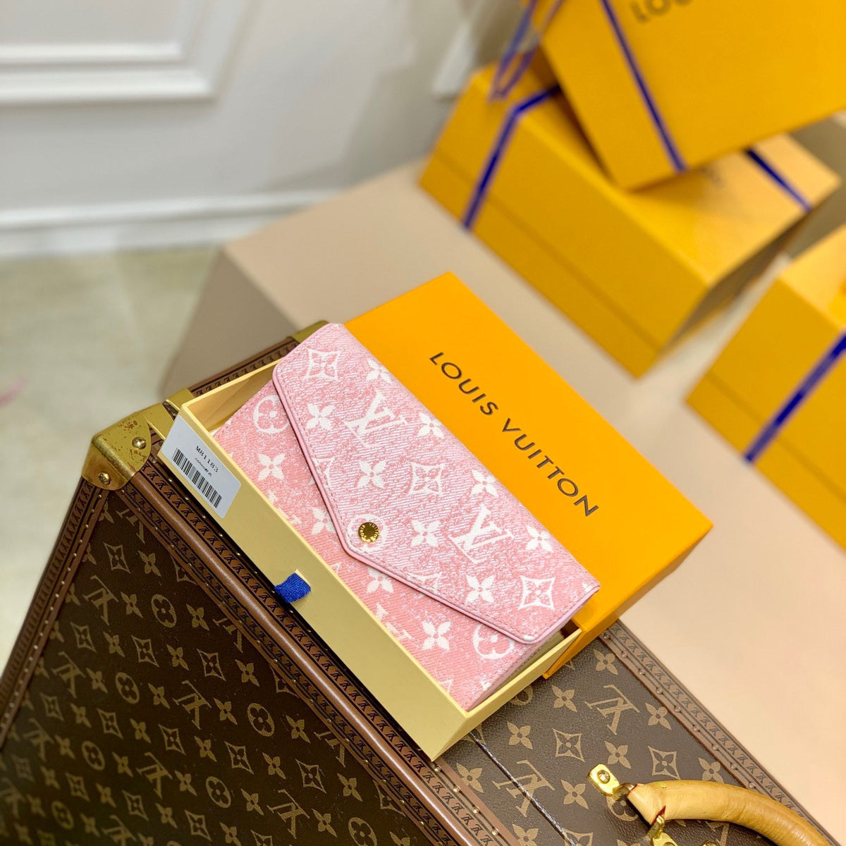 LOU SARAH WALLET