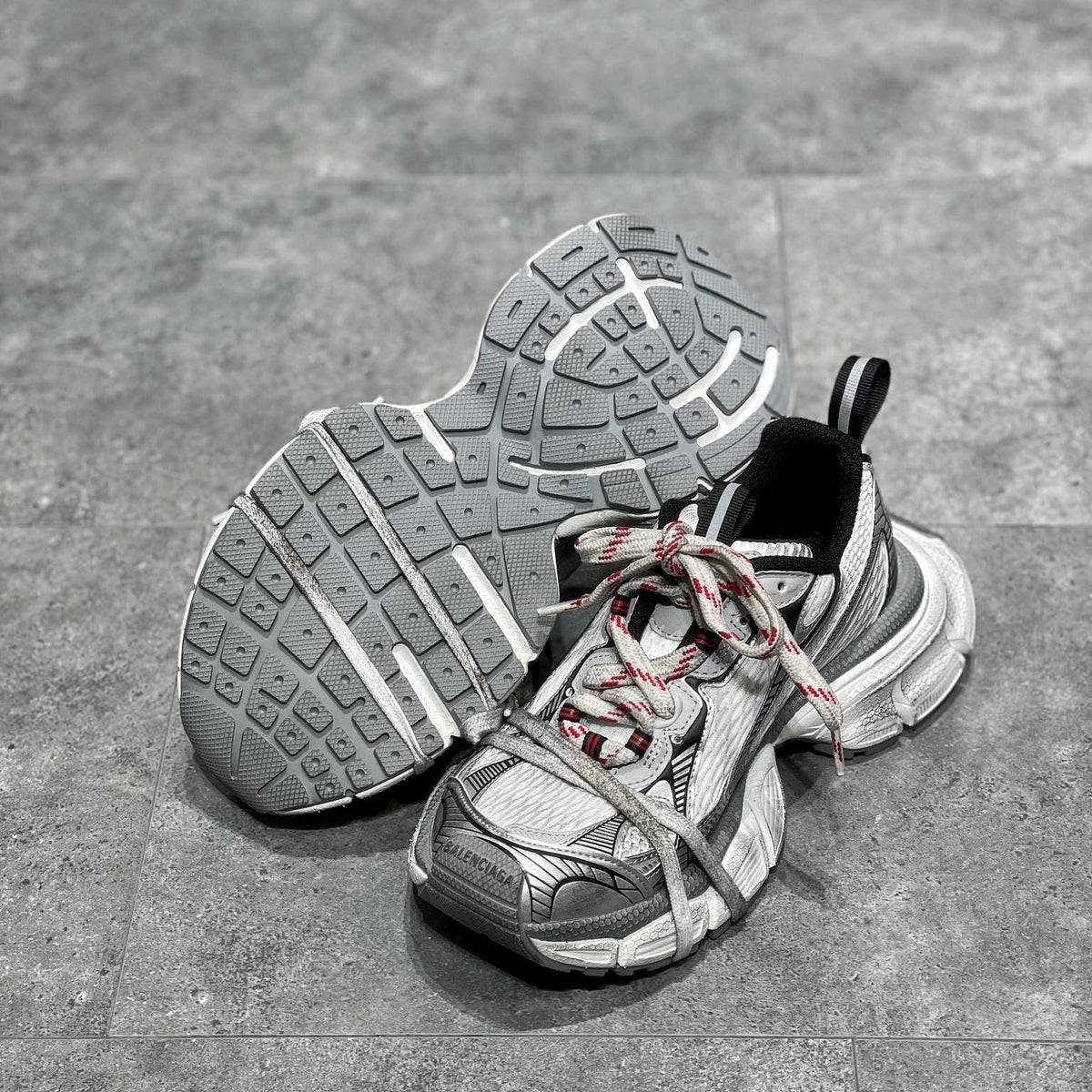 BAL 3XL TRAINERS