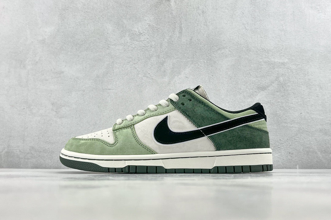 DUNK LOW x OTOMO KATSUHIRO