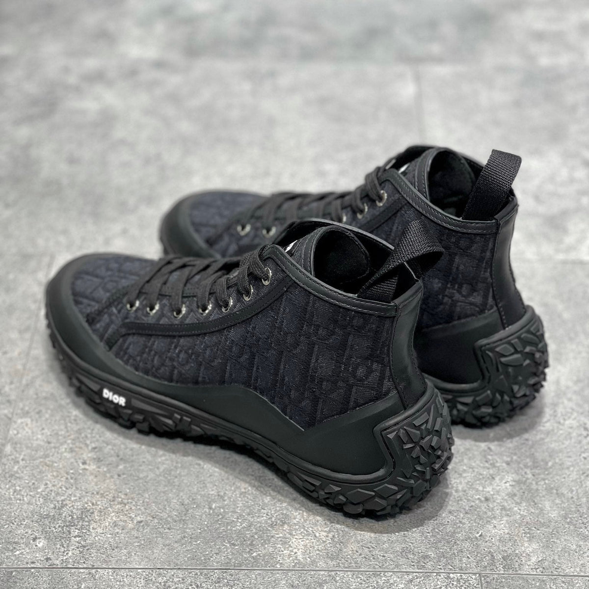 CD B28 SNEAKERS