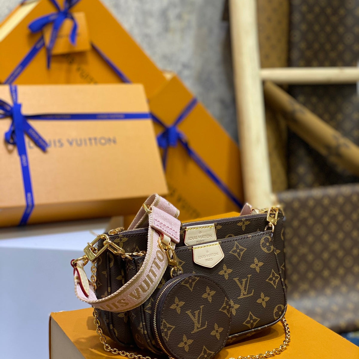 LOU MULTI POCHETTE ACCESSOIRES