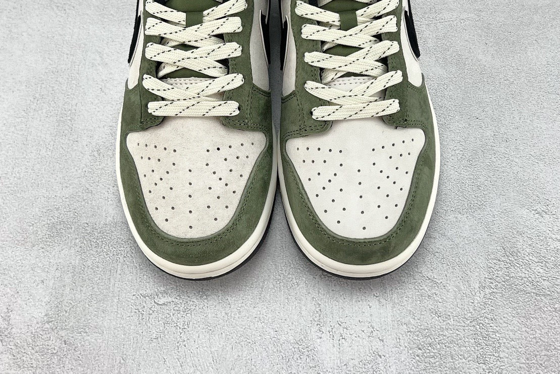 DUNK LOW x OTOMO KATUSHIRO