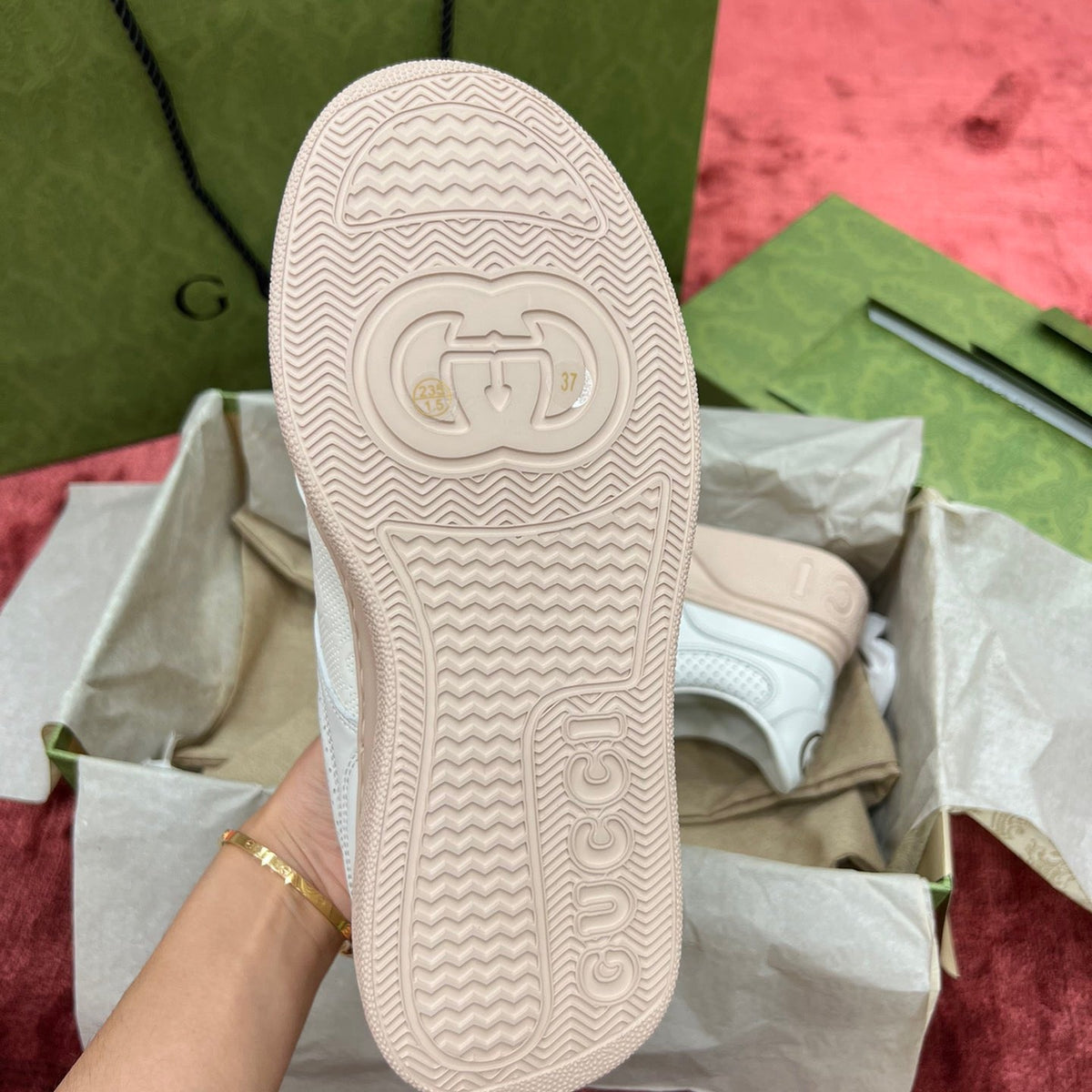 GG EMBOSSED SNEAKER