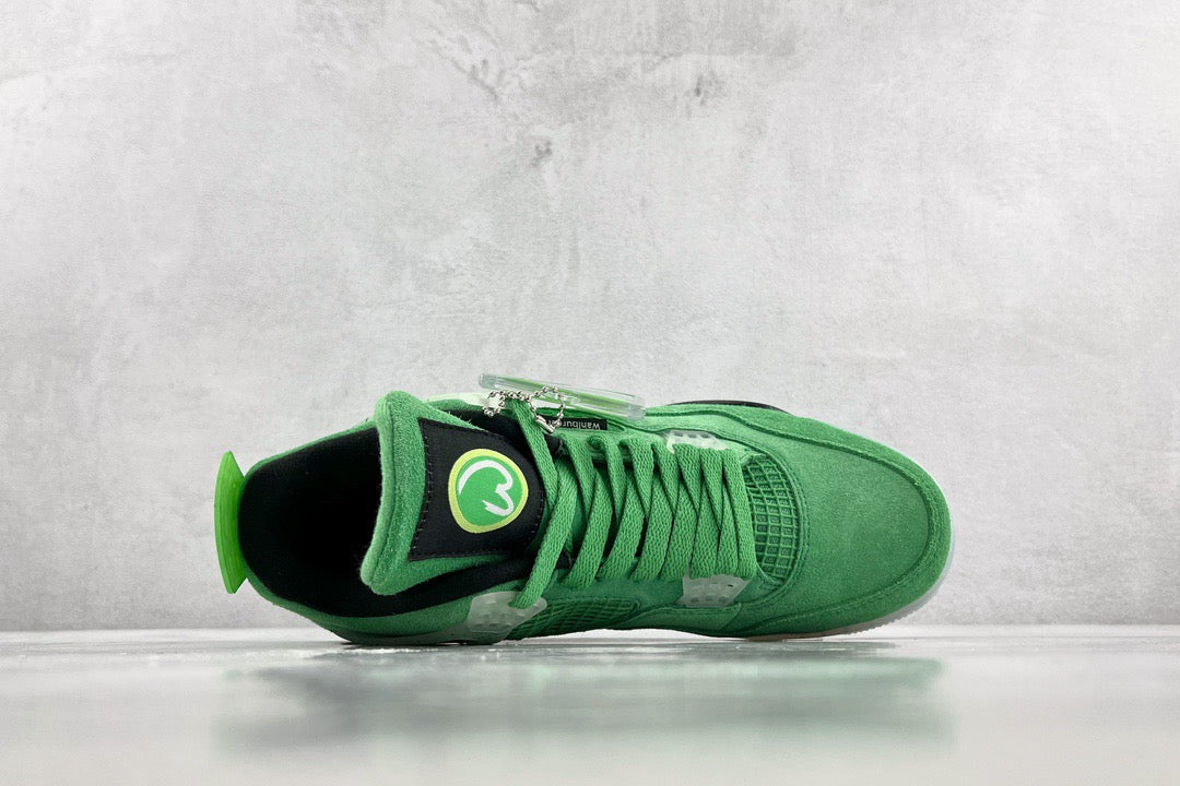 NIKE JORDAN 4