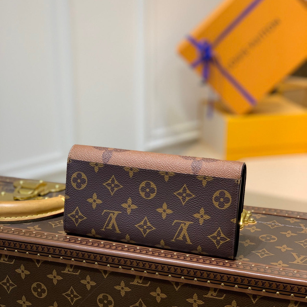 LOU SARAH WALLET