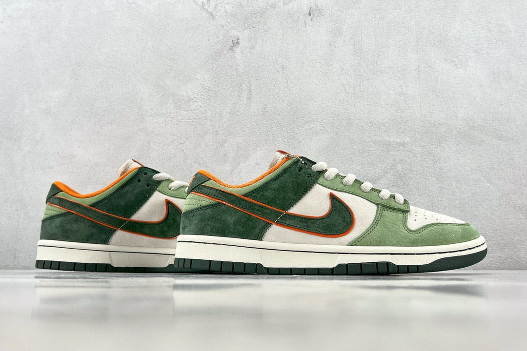 DUNK LOW x OTOMO KATUSHIRO