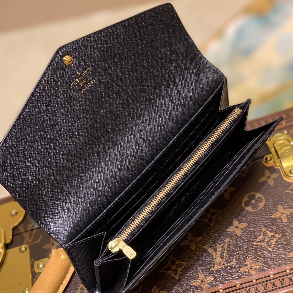 LOU SARAH WALLET
