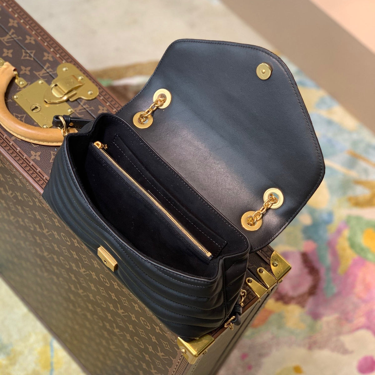 LOU NEW WAVE CHAIN BAG