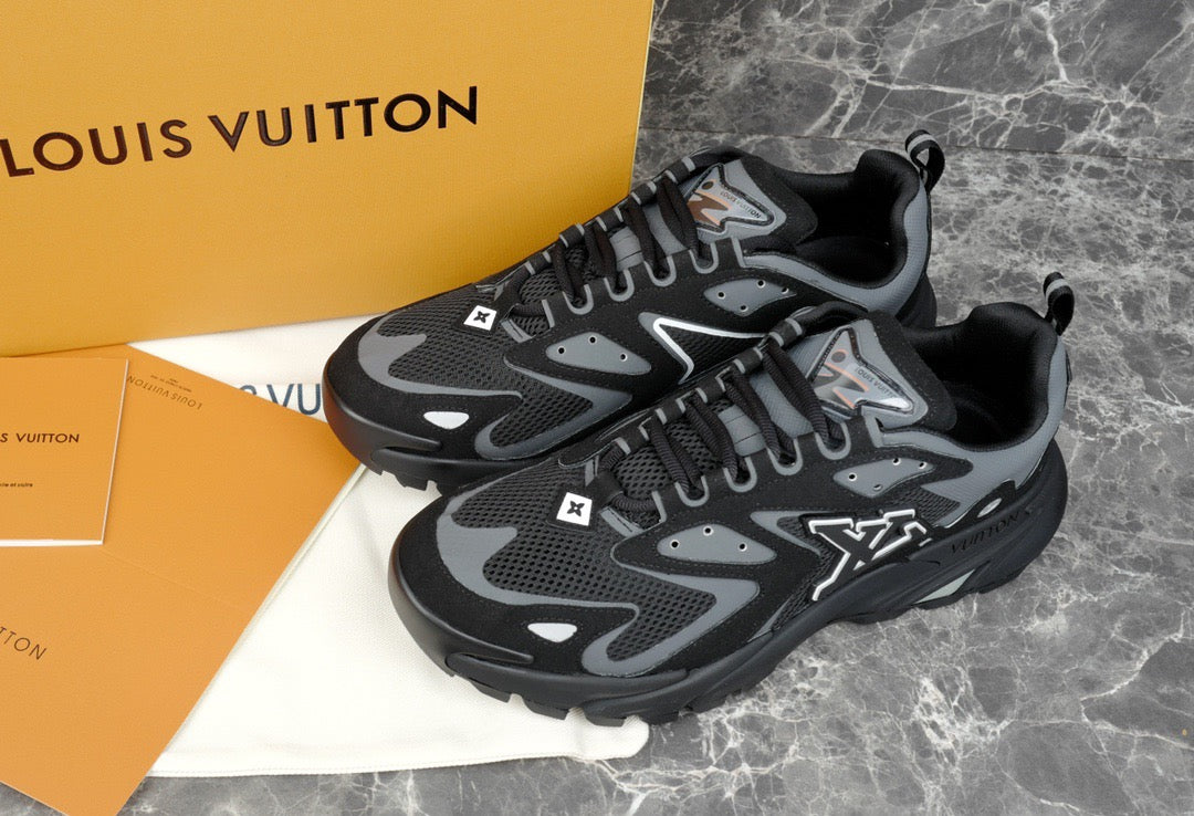 LOU RUNNER TATIC