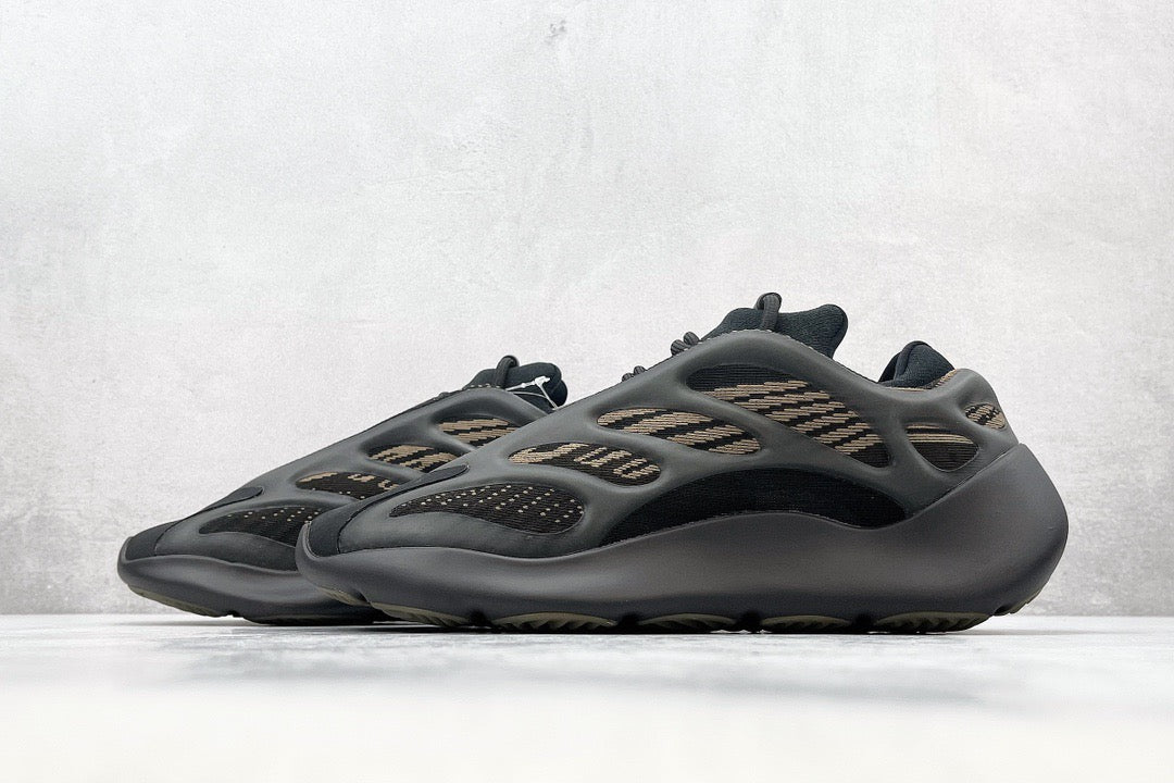 YEEZY 700 V3 CLAY BROWN