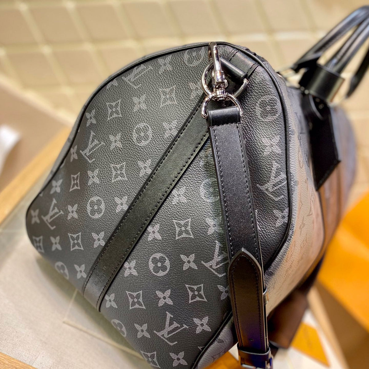 LOU KEEPALL BANDOULIÈRE 50 BAG