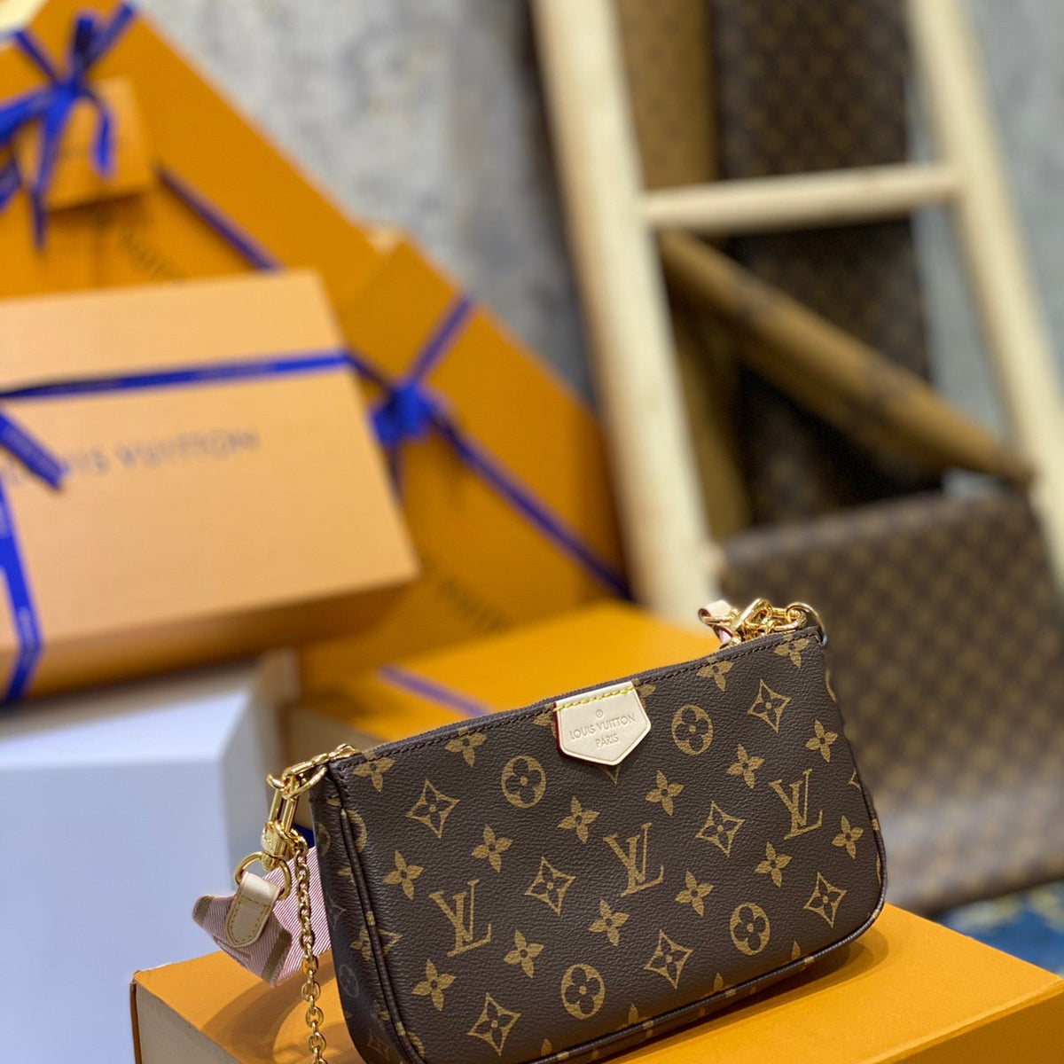 LOU MULTI POCHETTE ACCESSOIRES