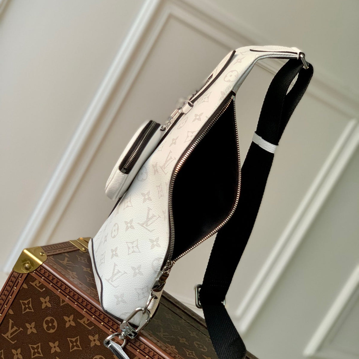 LOU DUO SLING BAG