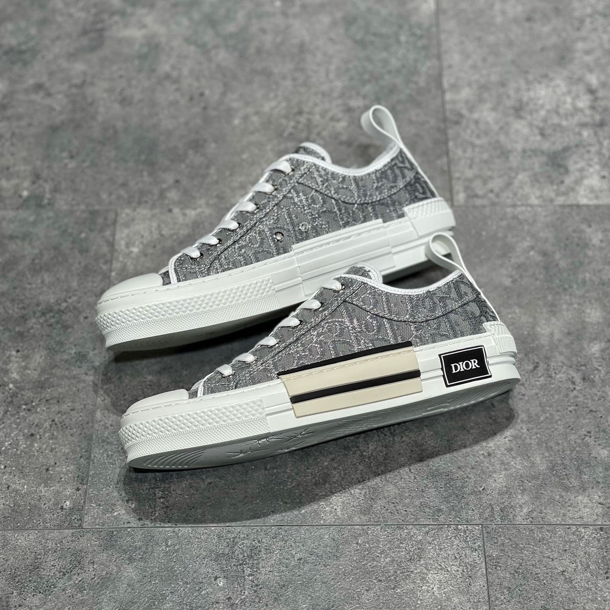 CD B23 SNEAKERS