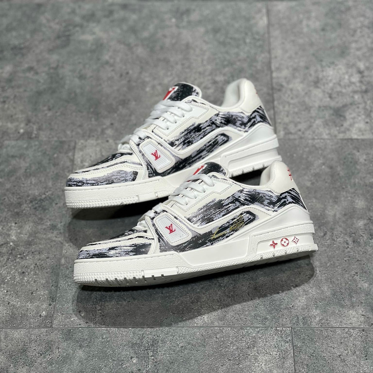 LOU TRAINERS