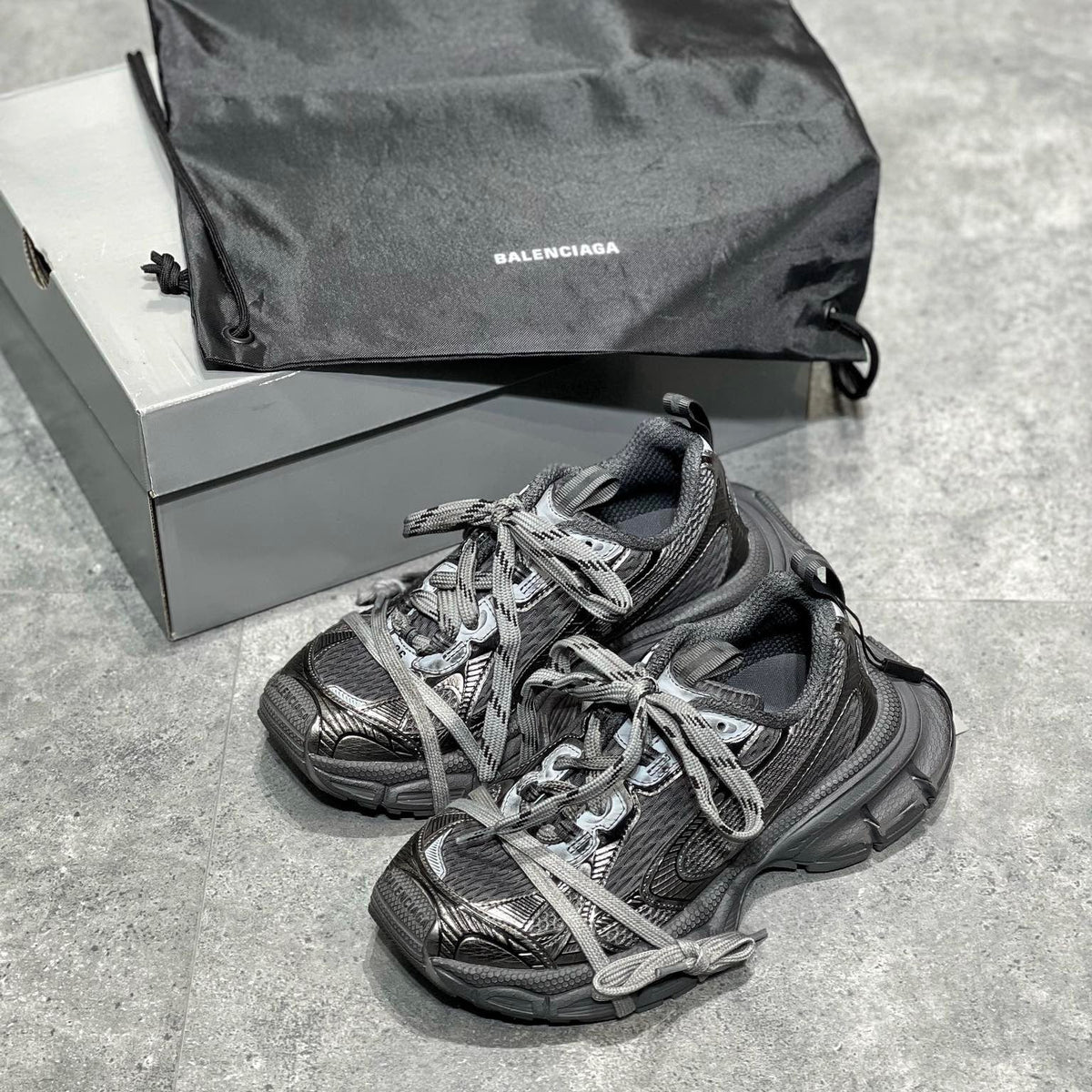 BAL 3XL TRAINERS