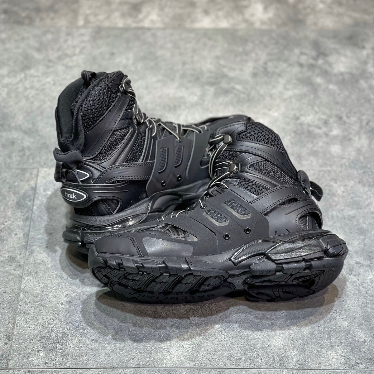 BAL TRACK HIGH HIKE SNEAKER