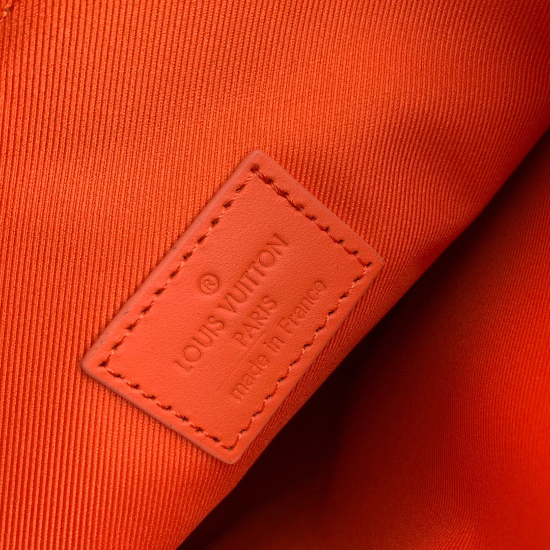 LOU TAKEOFF POUCH