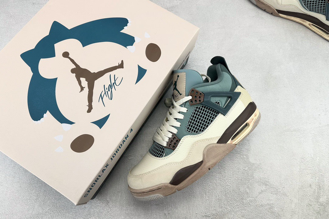 NIKE JORDAN 4 RETRO