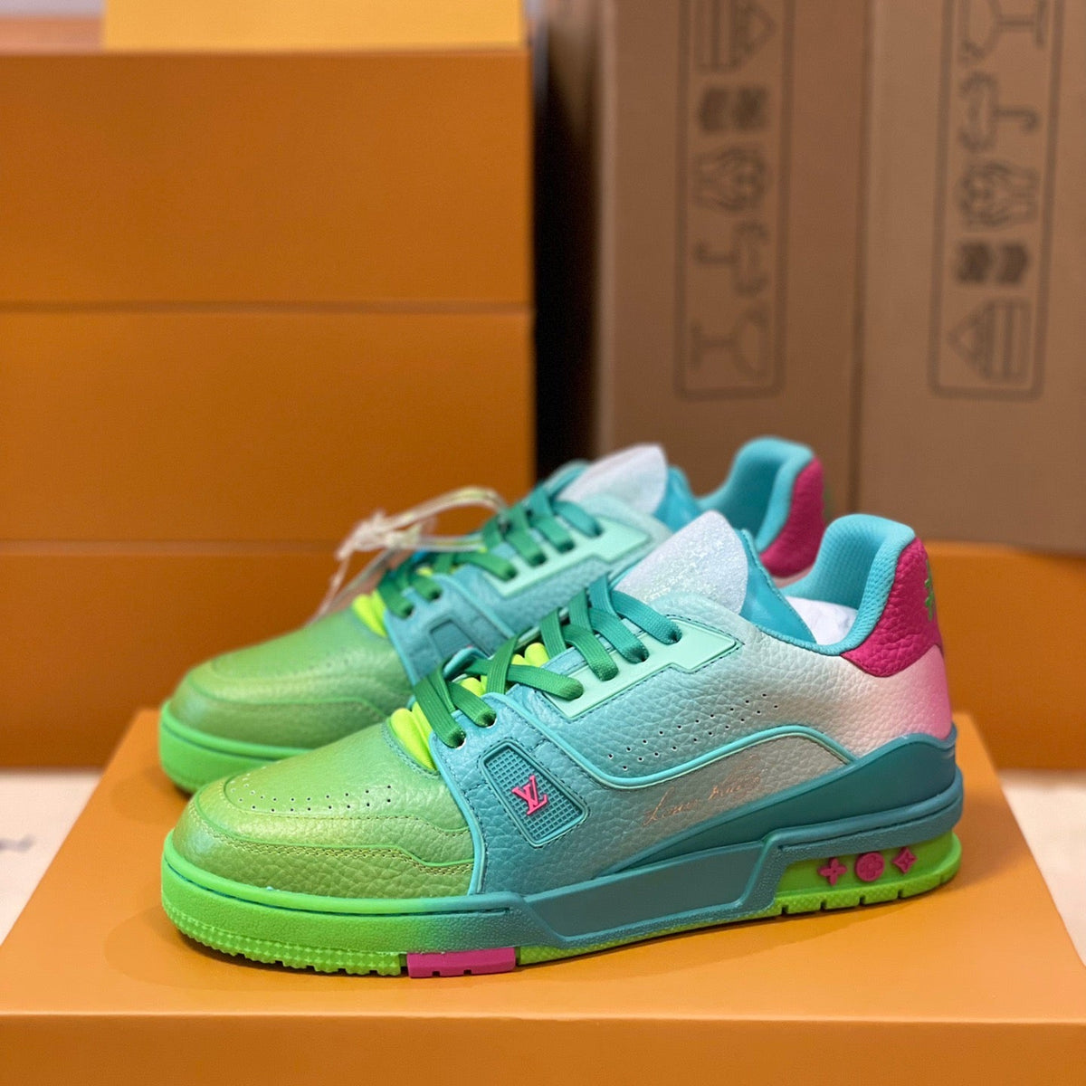 LOU TRAINERS