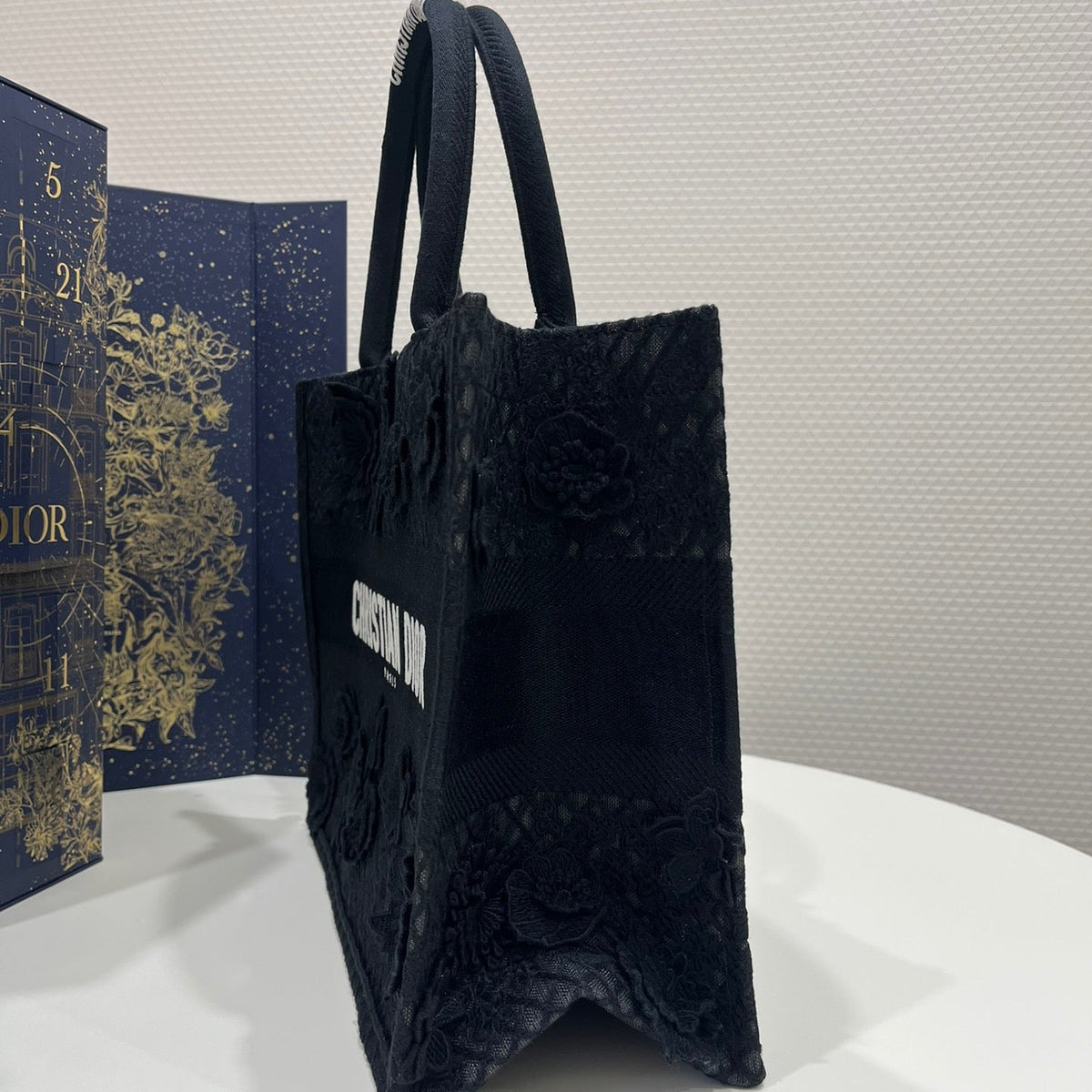 CD MEDIUM BOOK TOTE BAG