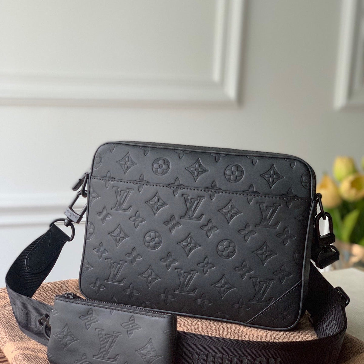 LOU DUO MESSENGER BAG