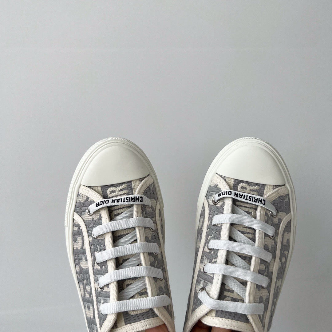 CD WALKN SNEAKER