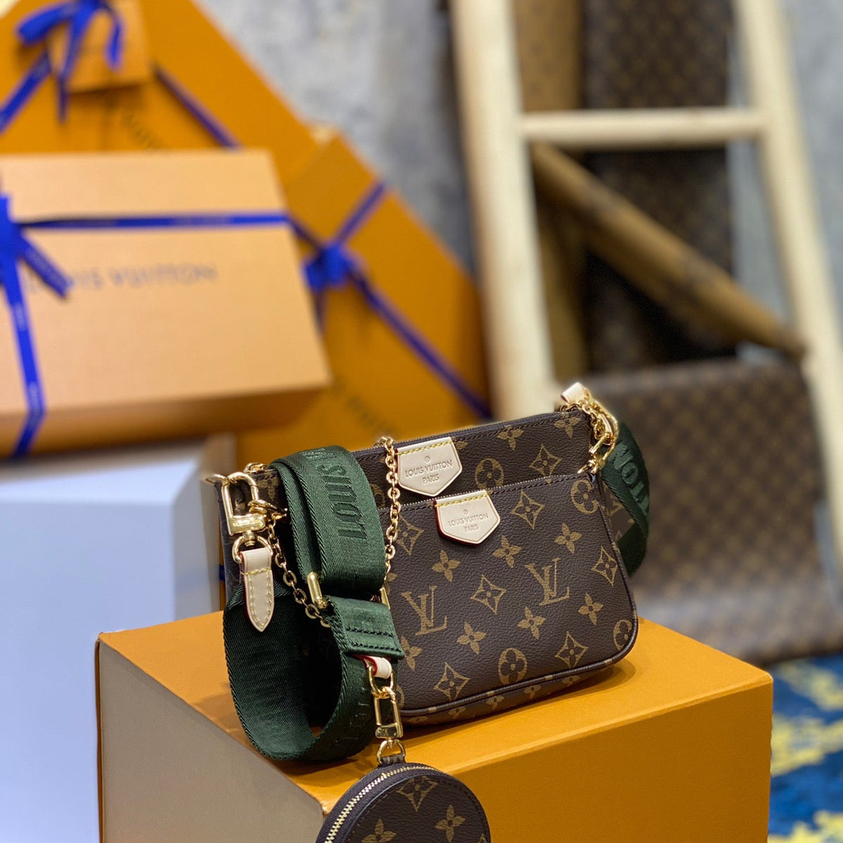 LOU MULTI POCHETTE ACCESSOIRES