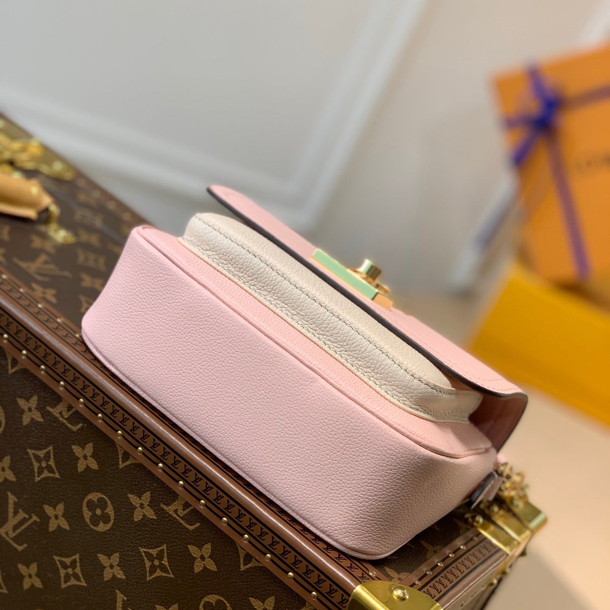 LOU LOCKME TENDER BAG