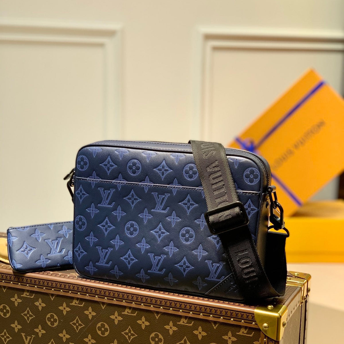 LOU DUO MESSENGER BAG