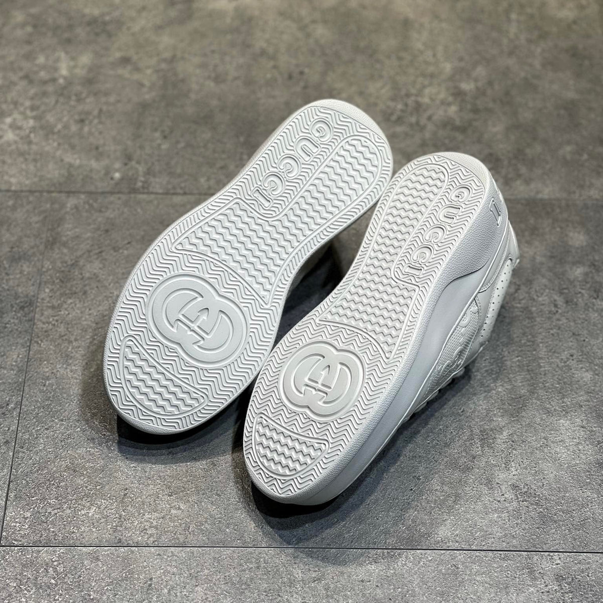 GG EMBOSSED SNEAKER