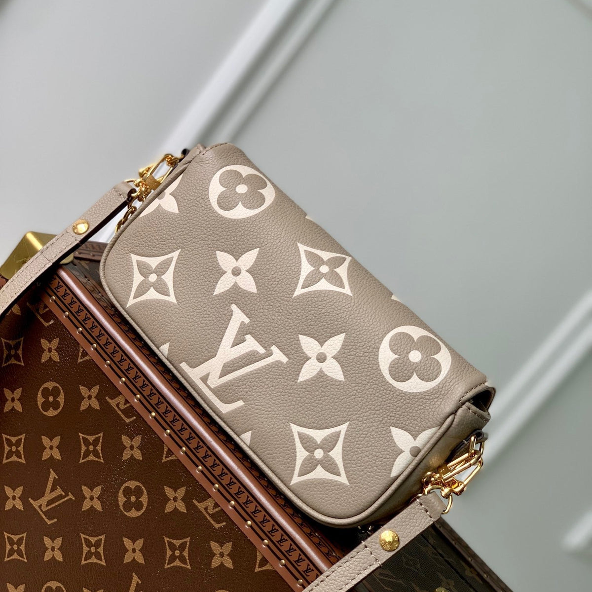 LOU IVY WALLET ON CHAIN BAG