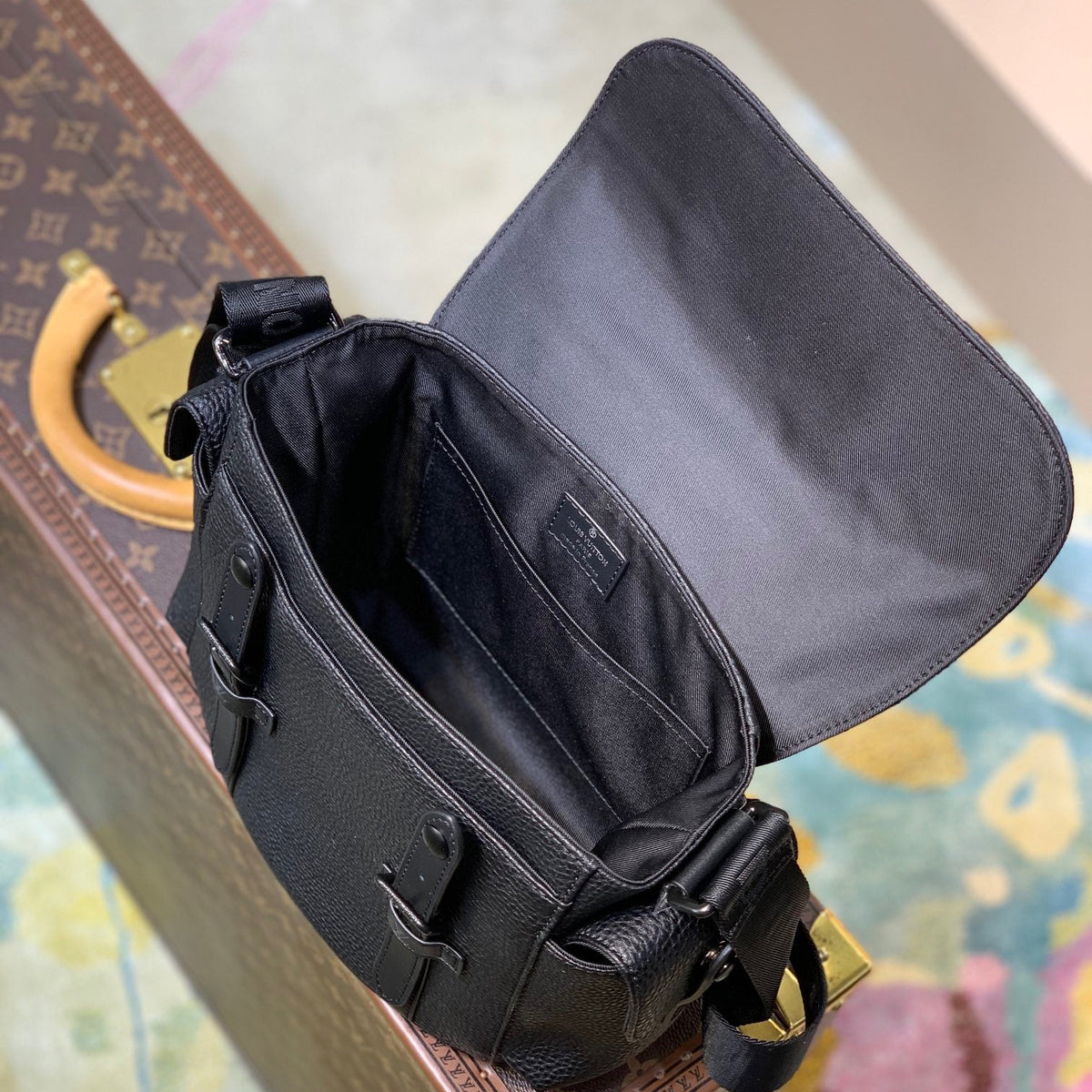LOU CHRISTOPHER MESSENGER BAG