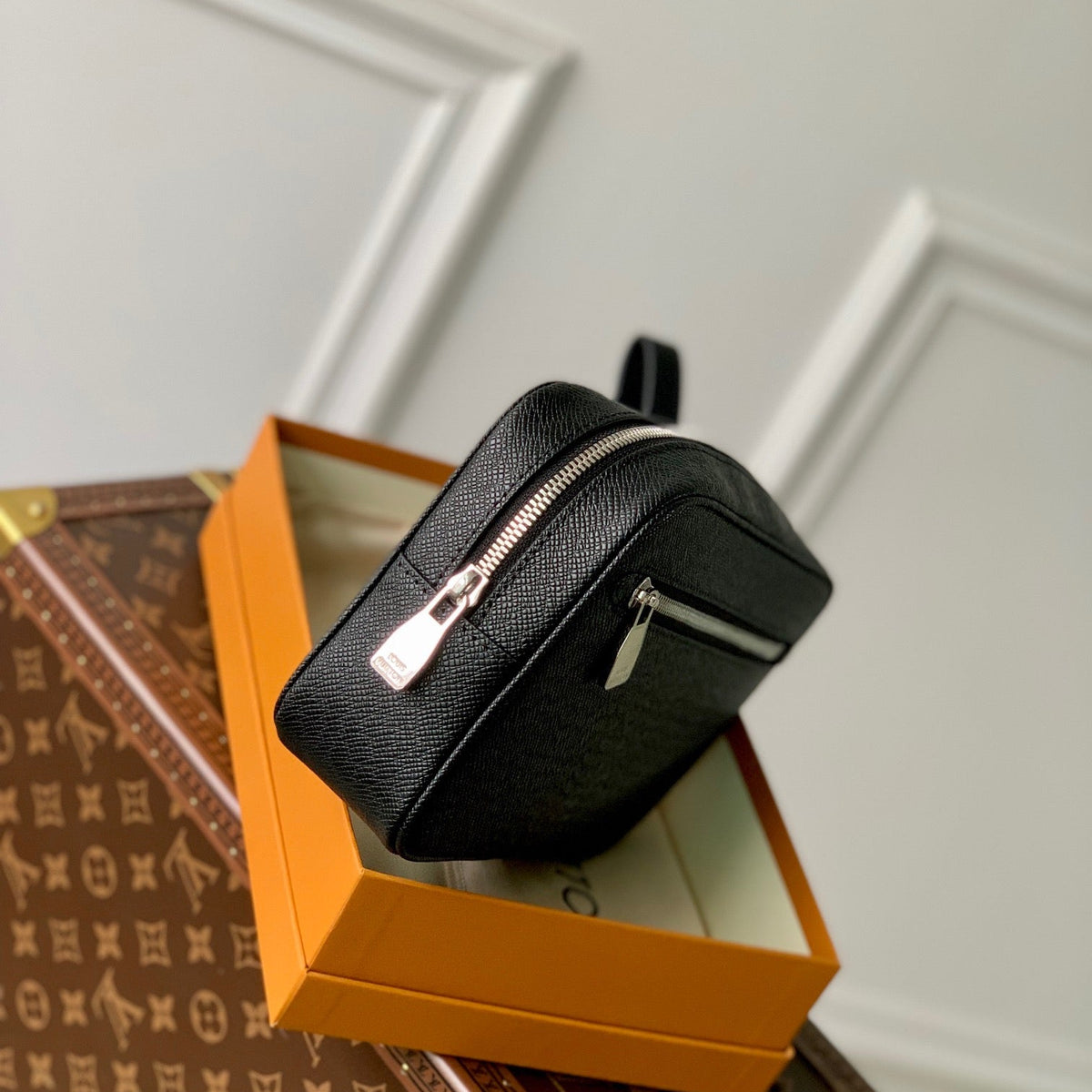 LOU POCHETTE KASAI