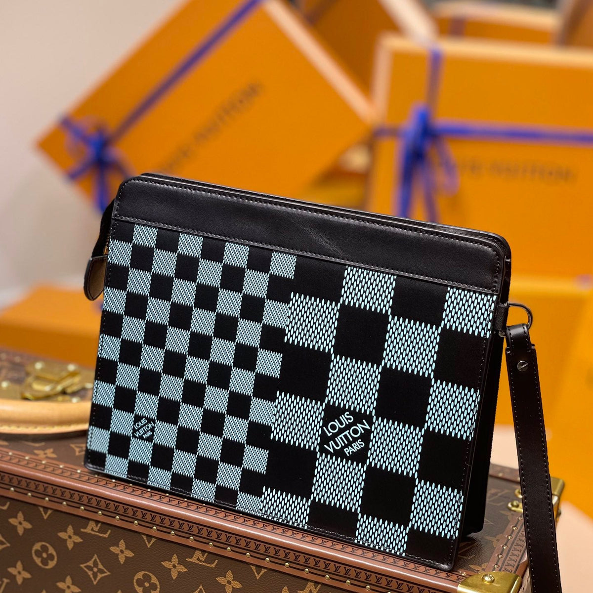 LOU POCHETTE VOYAGE MM
