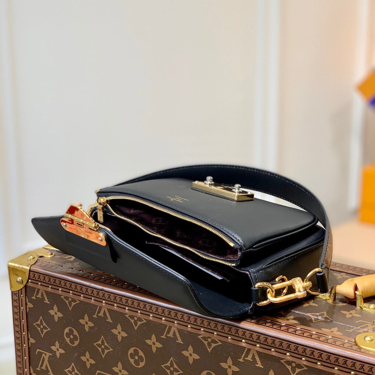 LOU SWING BAG