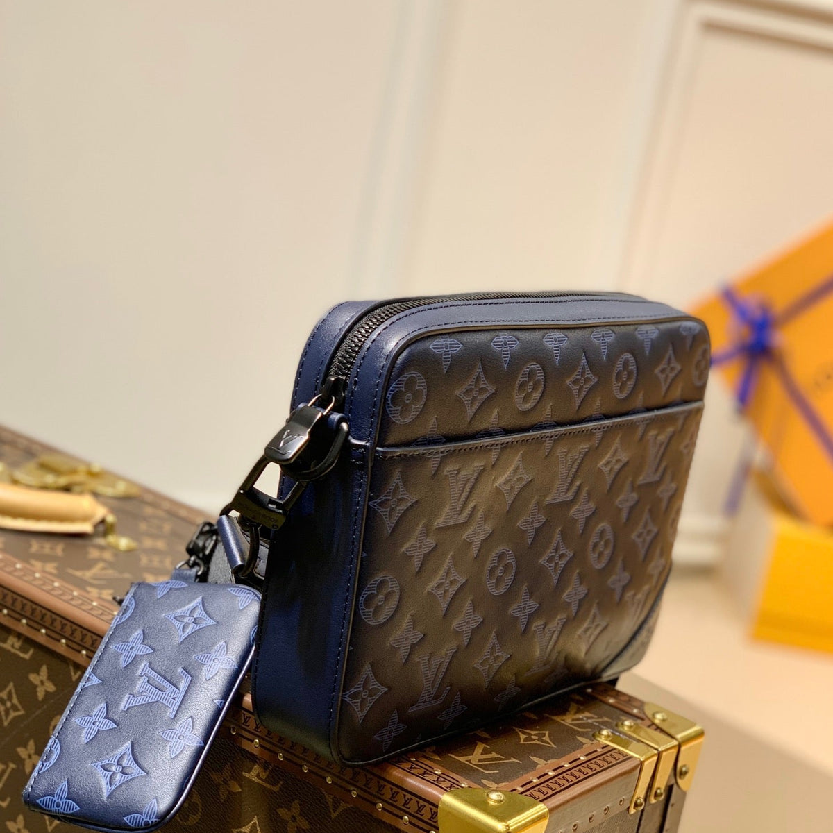 LOU DUO MESSENGER BAG