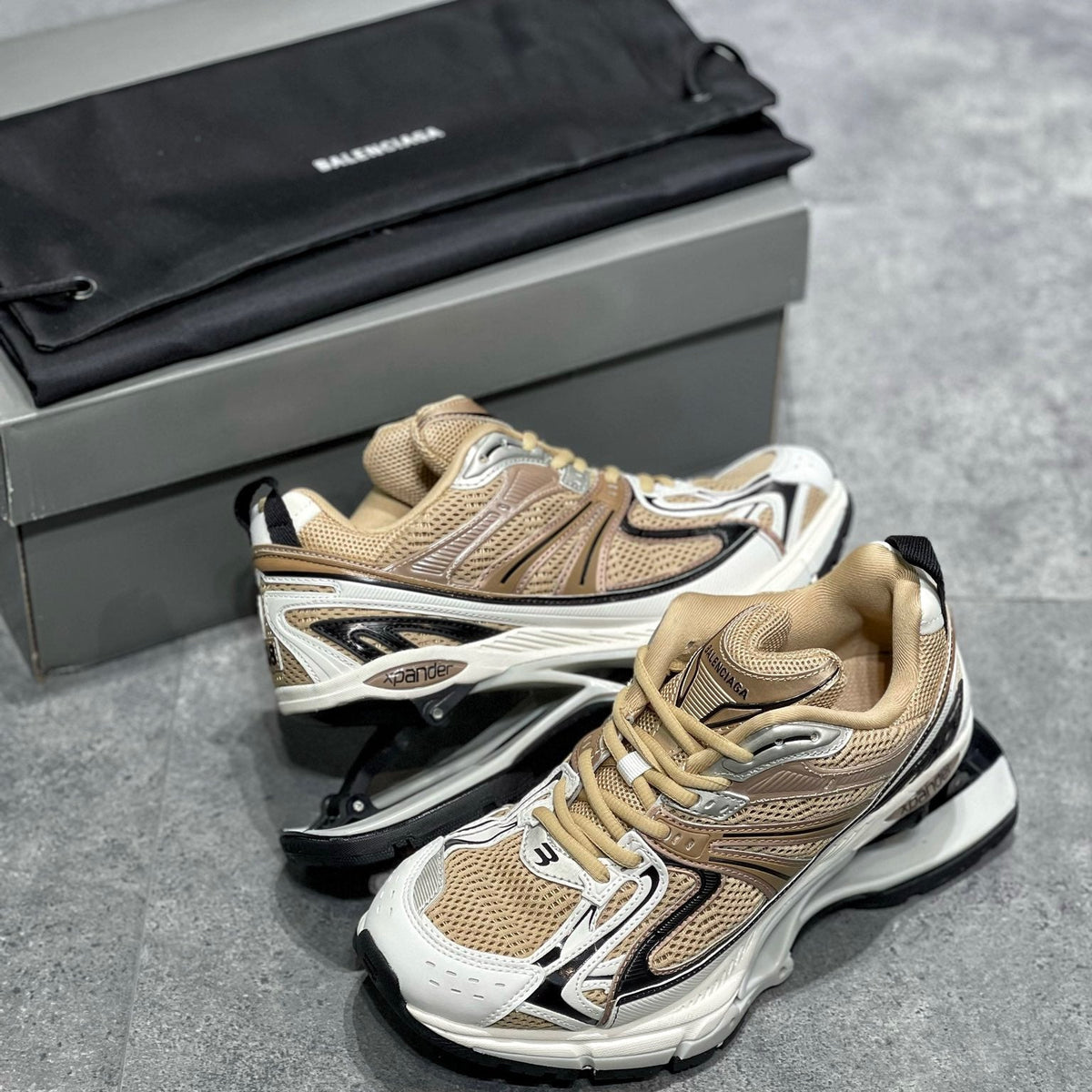 BAL X-PANDER TRAINERS