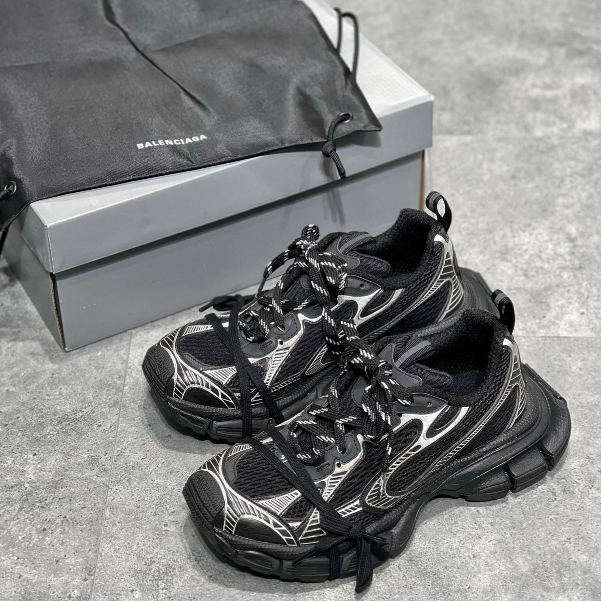 BAL 3XL TRAINERS