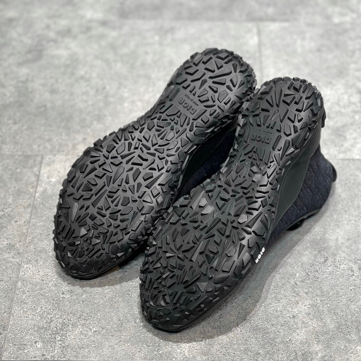 CD B28 SNEAKERS