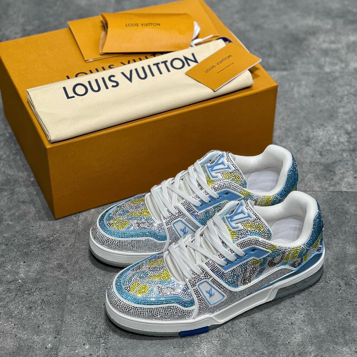 LOU TRAINERS