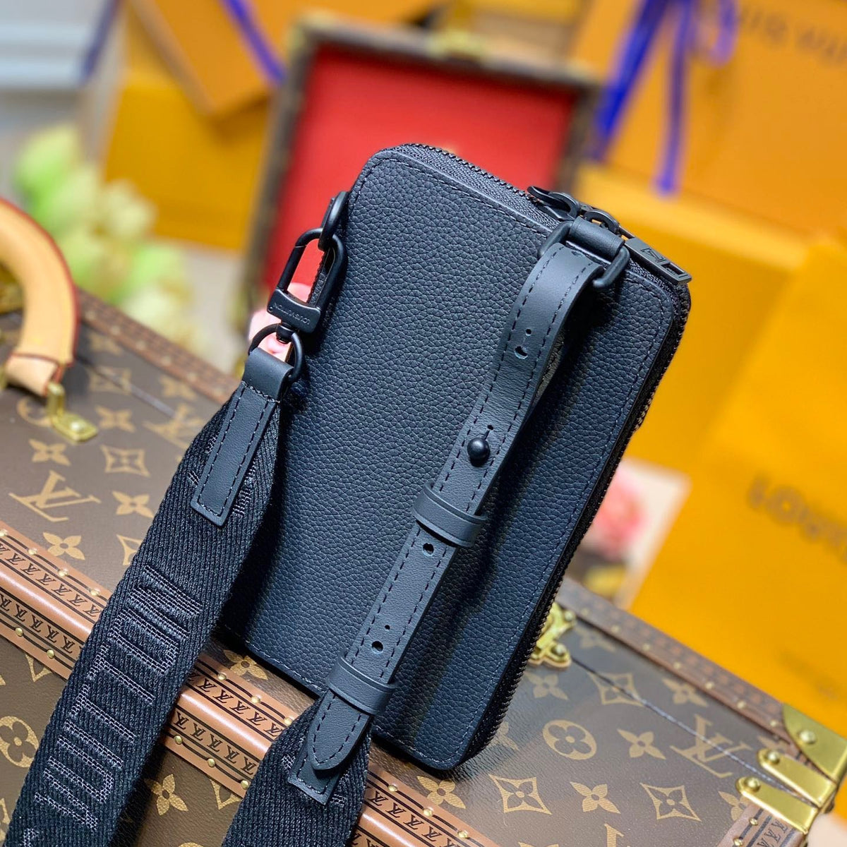 LOU AEROGRAM PHONE POUCH