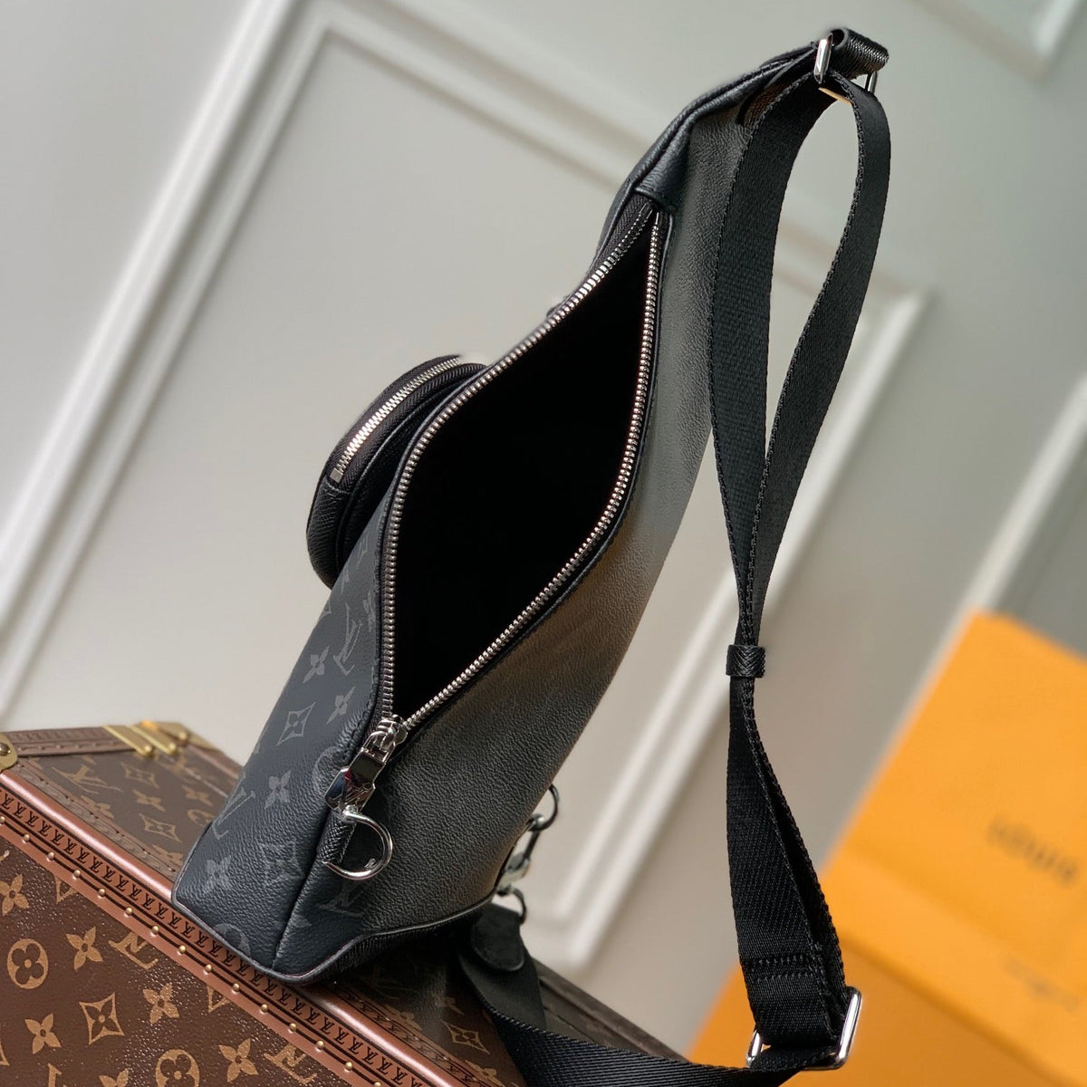LOU DUO SLING BAG