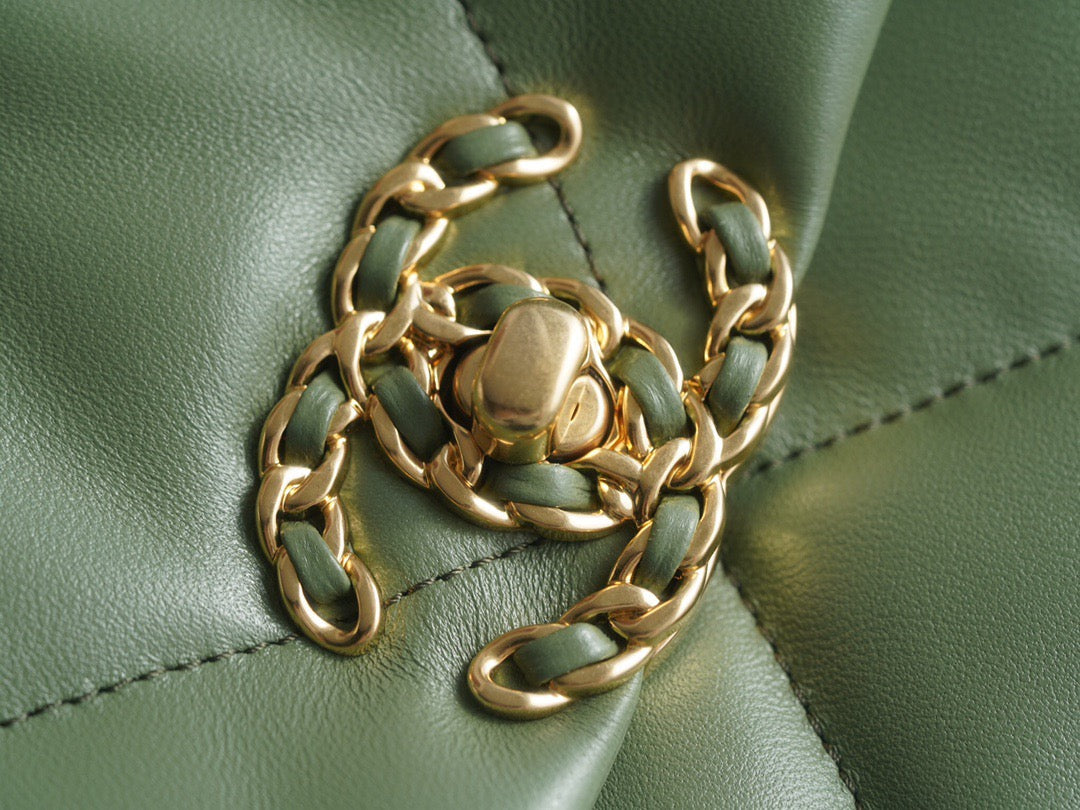 CC 19 LARGE HANDBAG